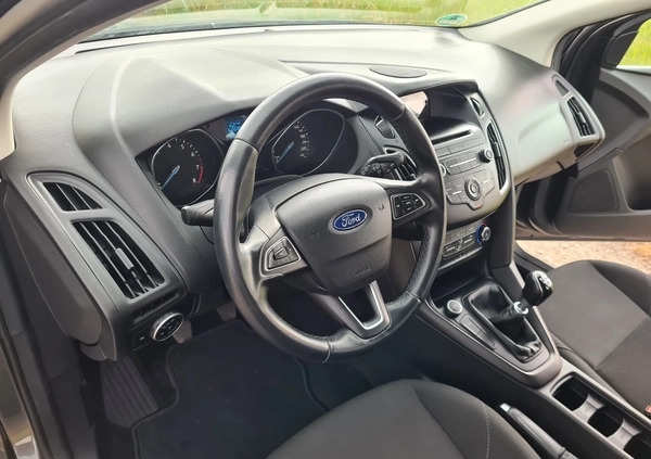 Ford Focus cena 32900 przebieg: 102000, rok produkcji 2015 z Sztum małe 211